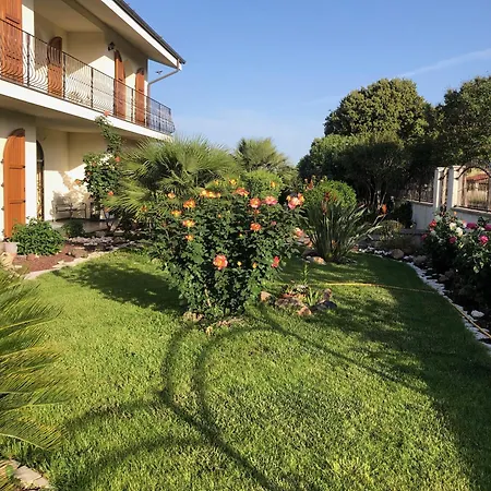 Les Lauriers, D'hotes Bed and breakfast 3*